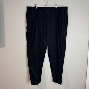 Lululemon Men's Black Relaxed Tapered Smooth Twill Trouser Pant Size 38
